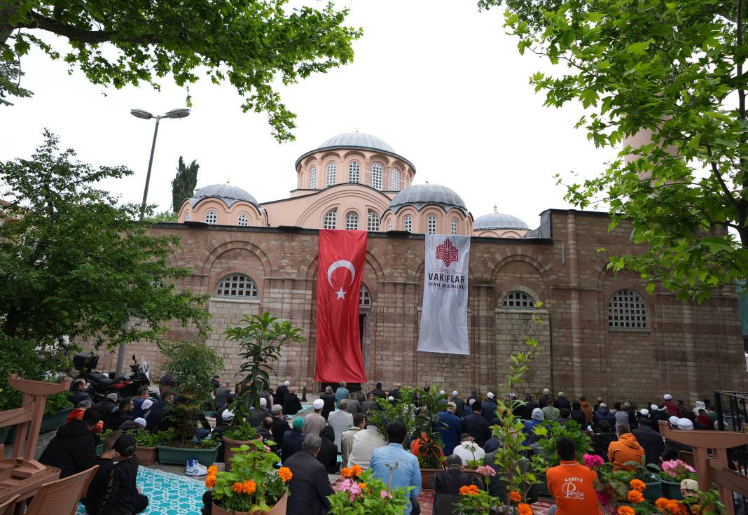 Kiliseden camiye çevrilen Kariye Camii’nde 79 yıl sonra ilk cuma namazı - Resim: 3
